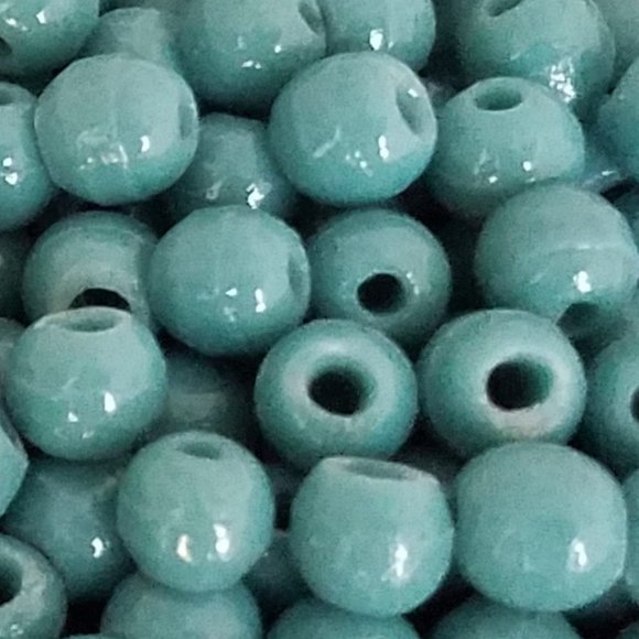 550+ BEADS Crow Pony multi colored blue creamy beige - Picture 6 of 7